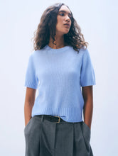 White & Warren Featherweight Cashmere T-Shirt in Blue Vapor