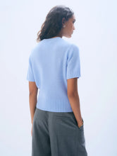 White & Warren Featherweight Cashmere T-Shirt in Blue Vapor