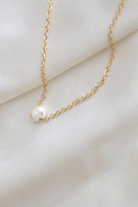 Single Freshwater Pearl Gold Necklace