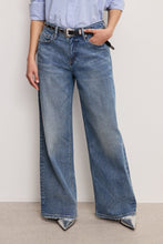 Good American Good Ease Petite Relaxed Jeans