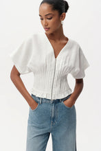 Exquise Cherelle Pleated Detail Linen Blouse in White